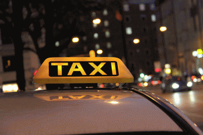 Dojazdy taksówką a koszty podatkowe